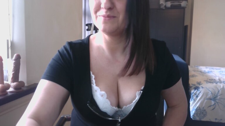 PerfectPage67's Streamate show and profile