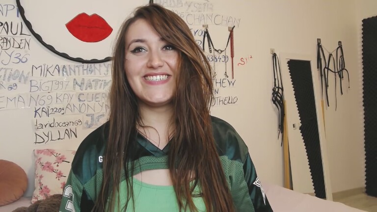 SYIA's Streamate show and profile