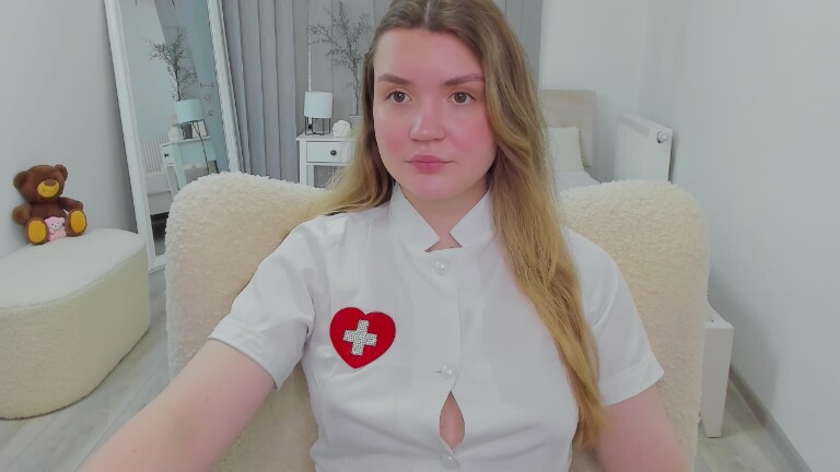 Reneswee's Streamate show and profile