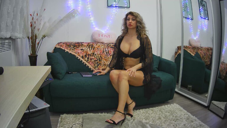 AKALYI's Streamate show and profile