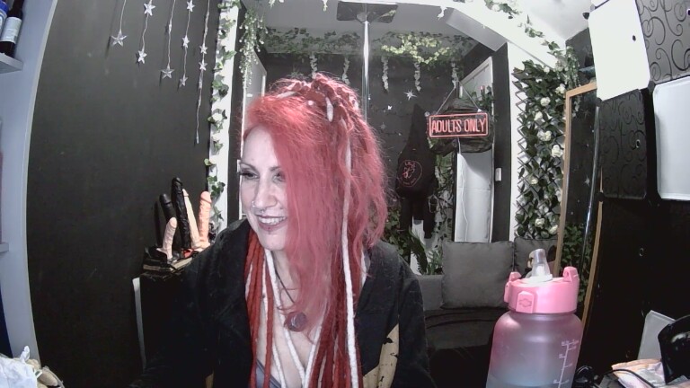 SkySparks's Streamate show and profile