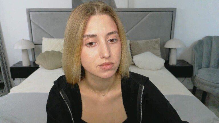 ChloeMatis's Streamate show and profile